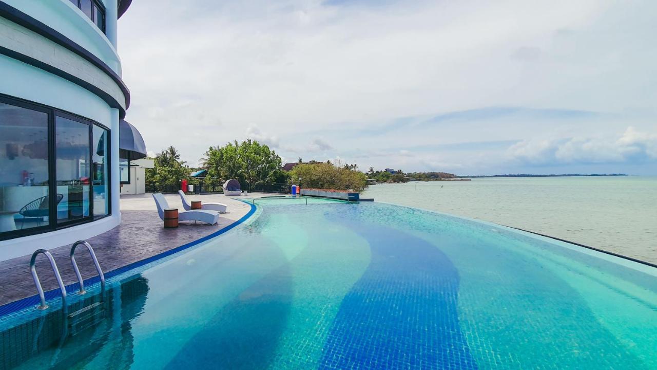 BW Suite Belitung Tanjung Pandan Kültér fotó