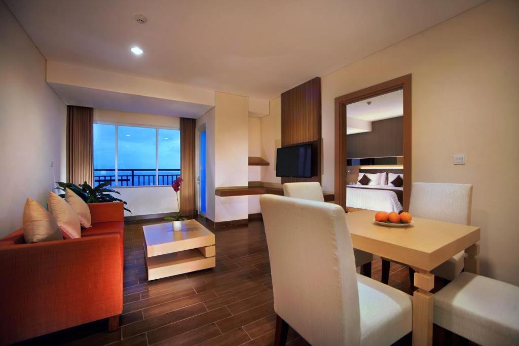 BW Suite Belitung Tanjung Pandan Kültér fotó